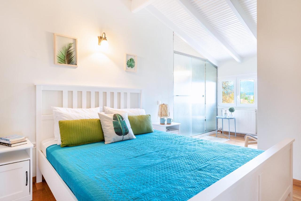 Spyrelia Villa With Private Pool & Outdoor Hot Tub Дасія Екстер'єр фото
