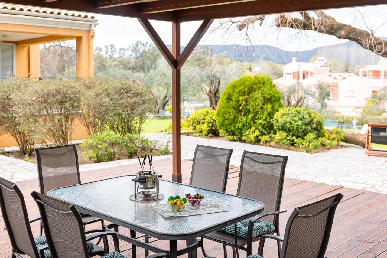 Spyrelia Villa With Private Pool & Outdoor Hot Tub Дасія Екстер'єр фото