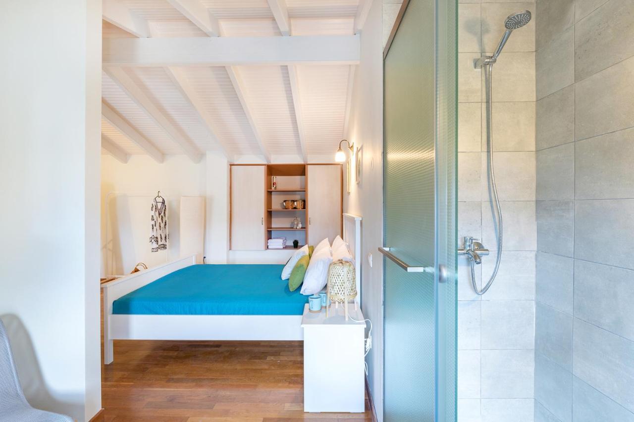 Spyrelia Villa With Private Pool & Outdoor Hot Tub Дасія Екстер'єр фото