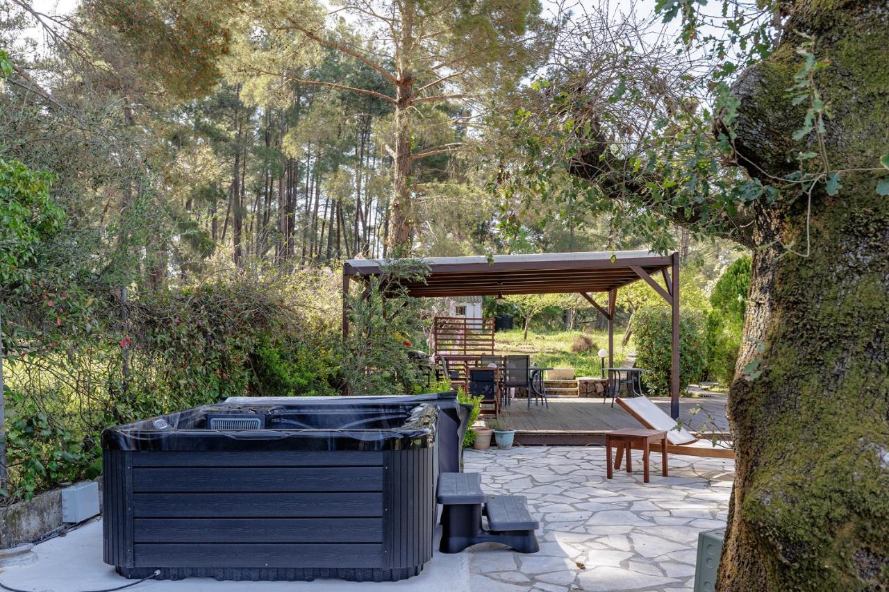 Spyrelia Villa With Private Pool & Outdoor Hot Tub Дасія Екстер'єр фото